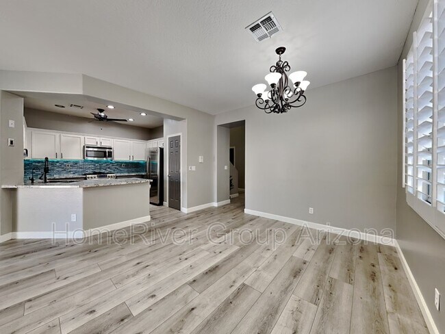 Foto del edificio - 39916 N River Bend Rd