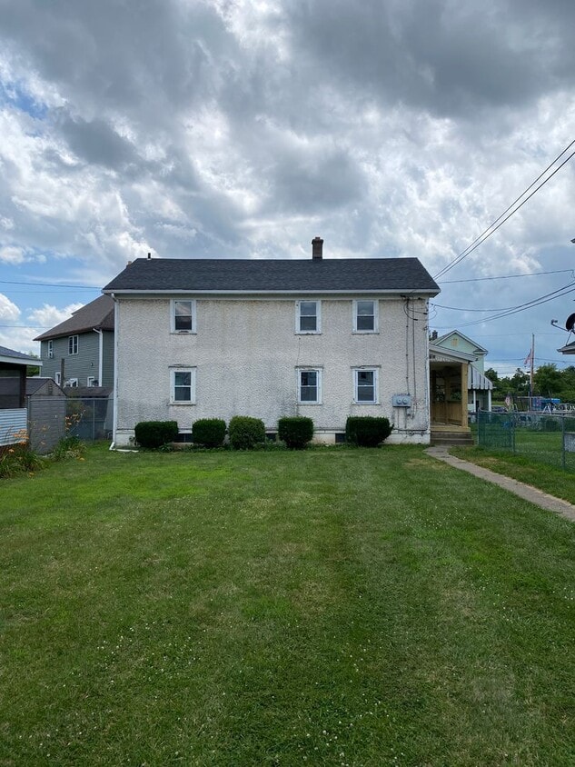 Primary Photo - 215 Mary St