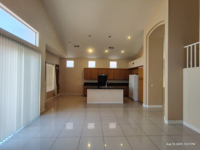 Foto del edificio - 340 Tayman Park Ave