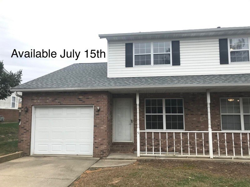 5 Eagle Dr, Belleville, IL 62269 Condo for Rent in Belleville, IL