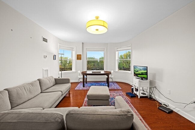 Building Photo - 390 Commonwealth Ave