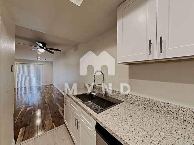 Building Photo - 3912 60th St Unit 9