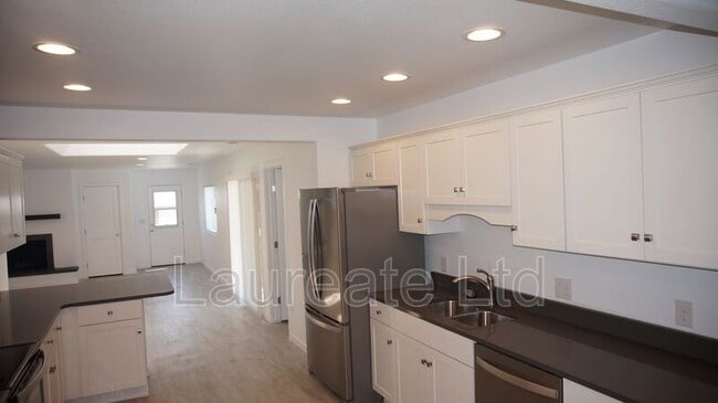 Photo - 1800 S Cook St House