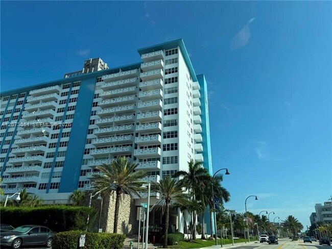 Building Photo - 3111 N Ocean Dr