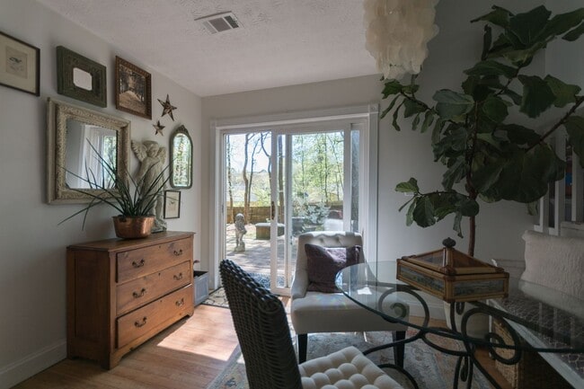 Foto del edificio - Beautiful 3BD/2BA Home in the Kensington Square community in Roswell.
