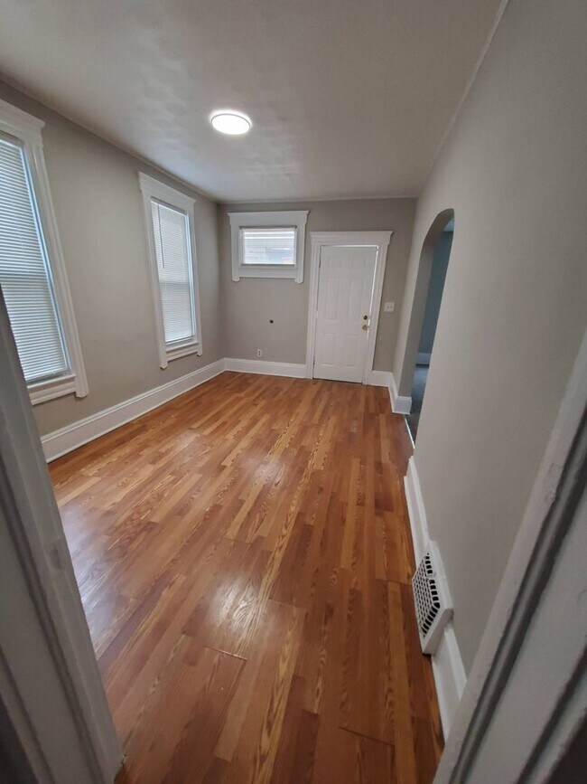 Foto del edificio - 4216 Clybourne Ave