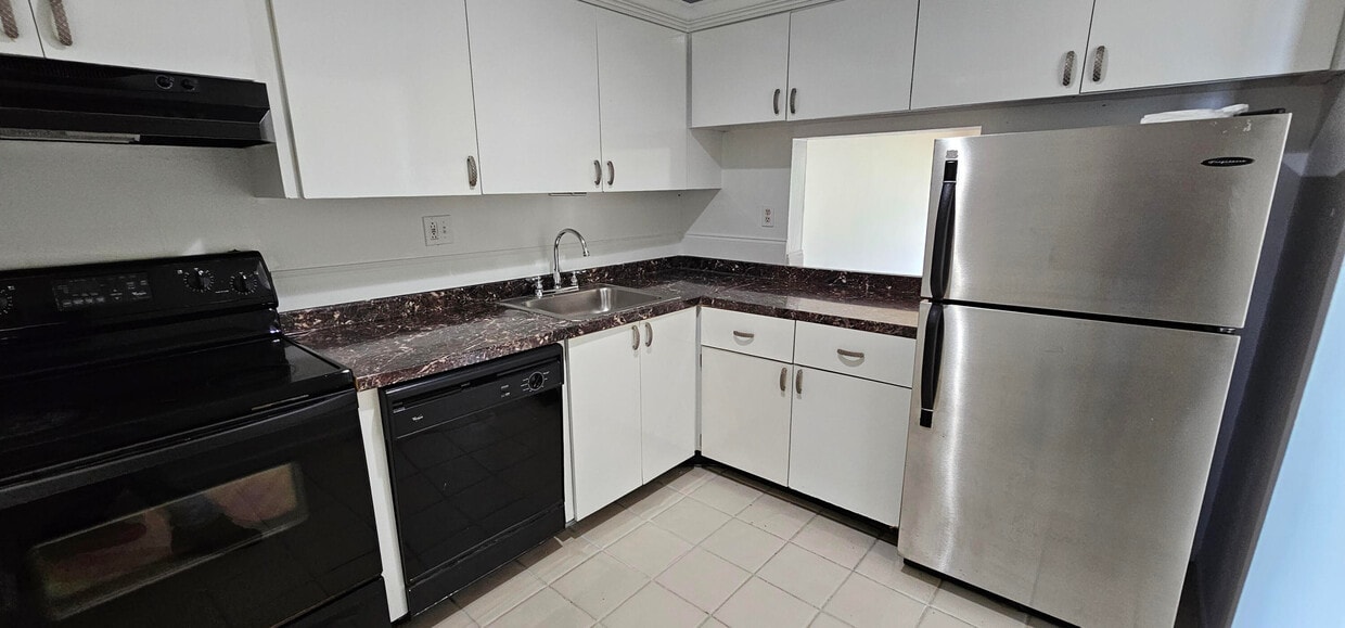 Building Photo - 8000 S Colony Cir