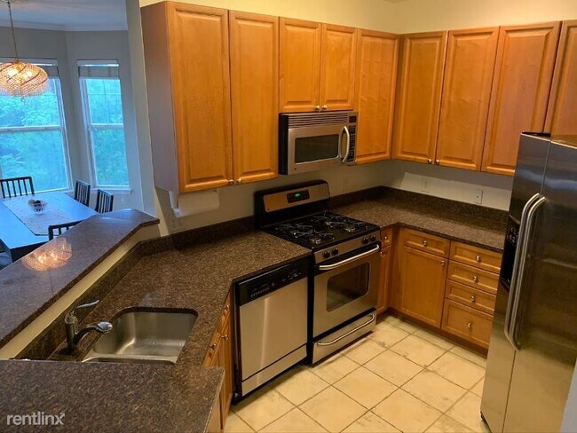 Building Photo - 2 br, 2 bath Condo - 815 Branch Drive