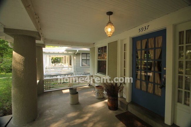 Building Photo - 5937 Oak St