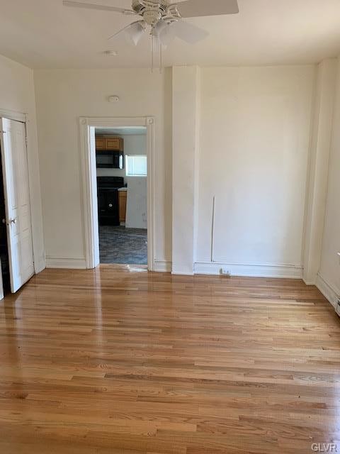 Foto del edificio - 122 N Poplar St