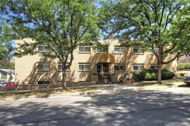 Foto del edificio - 1221 Illinois St