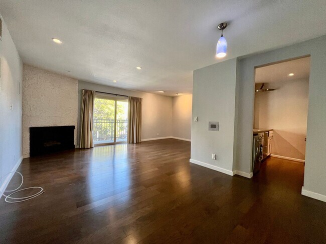 Foto del edificio - Highly desirable Rob Clark building one of the most walkable neighborhoods in LA