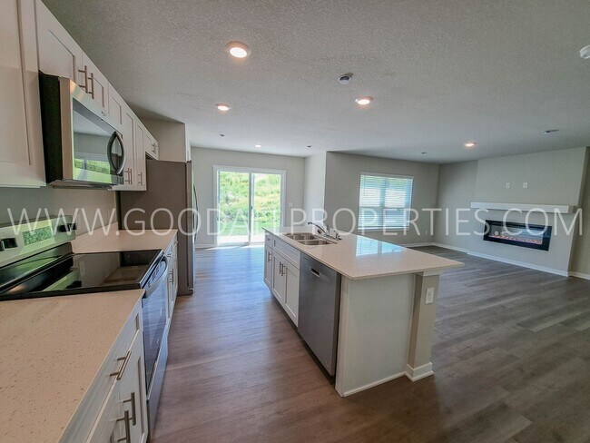 Foto del edificio - $1550 for the 1st 6 MONTHS!!! New Construc...