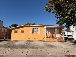 Building Photo - 1020 NW 33rd Ave