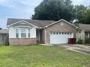 Building Photo - 108 Kyle Ln