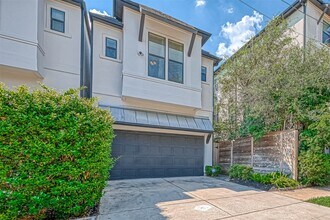 Building Photo - 5811 Kiam St