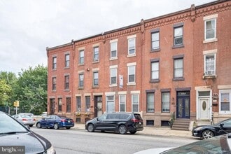 Building Photo - 1806 W Diamond St