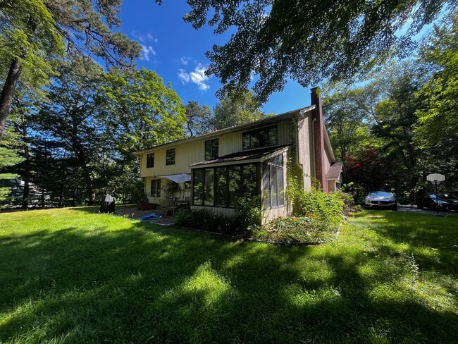 Building Photo - Spacious & Serene 4 Bedroom Country Contem...