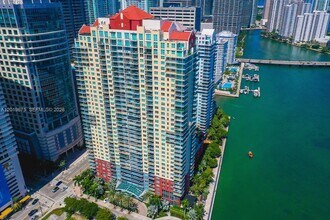 Building Photo - 1155 Brickell Bay Dr
