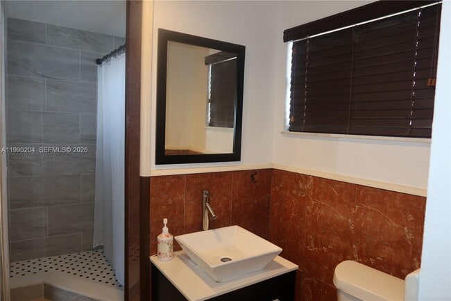 Foto del edificio - 3601 NE 170th St