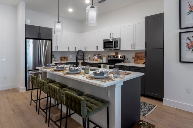 Building Photo - The Sarah