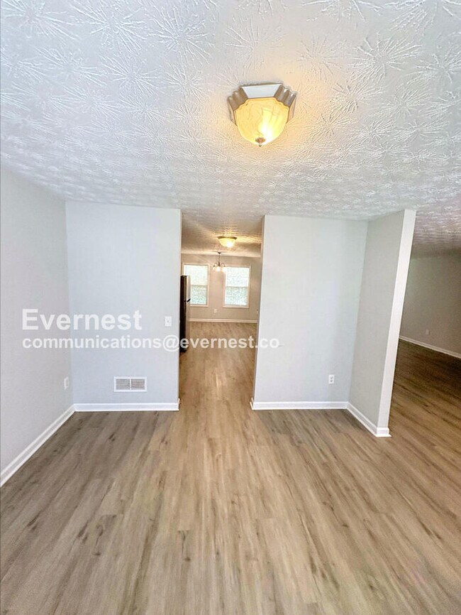 Foto del edificio - 926 Creekside Way