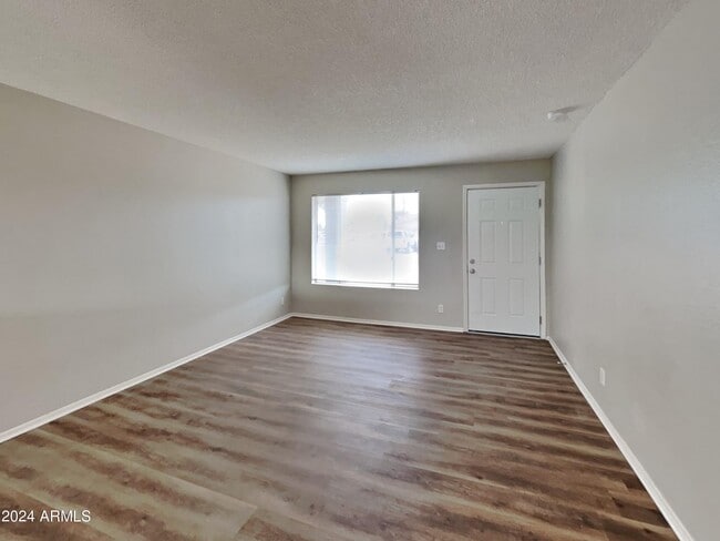 Building Photo - 4243 W Gardenia Dr