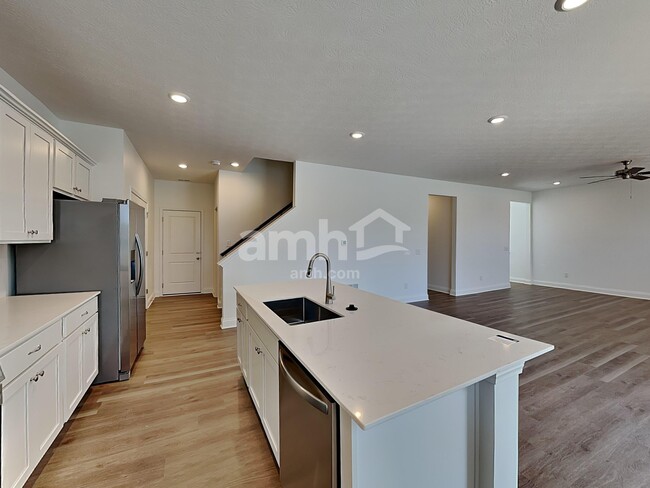 Building Photo - 223 Deanscroft Dr