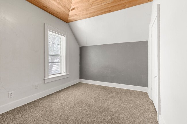 Foto del edificio - 117 W Division St