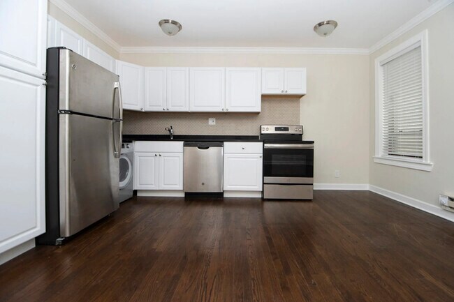 Foto del edificio - 3346 N Marshfield Ave