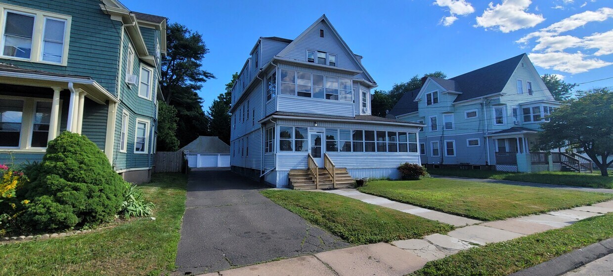 59 Chapel St, East Hartford, CT 06108 Room for Rent in East Hartford