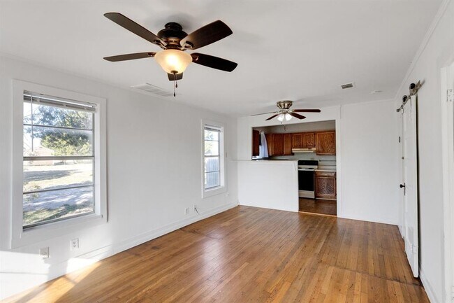 Foto del edificio - 311 Phillip Ln