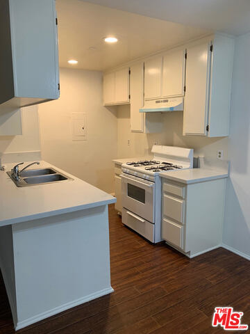 Foto del edificio - 4826 Rosewood Ave