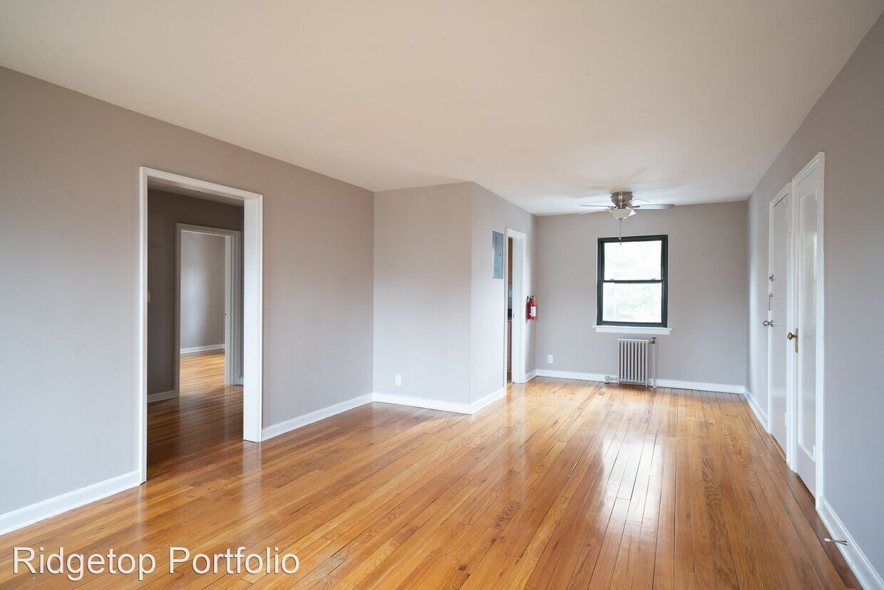 Foto principal - 307-425 Woodland Pl