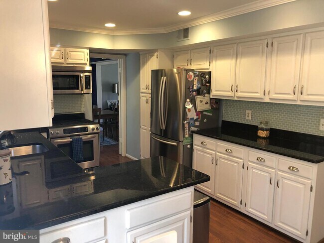 Foto del edificio - 4608 Tapestry Dr