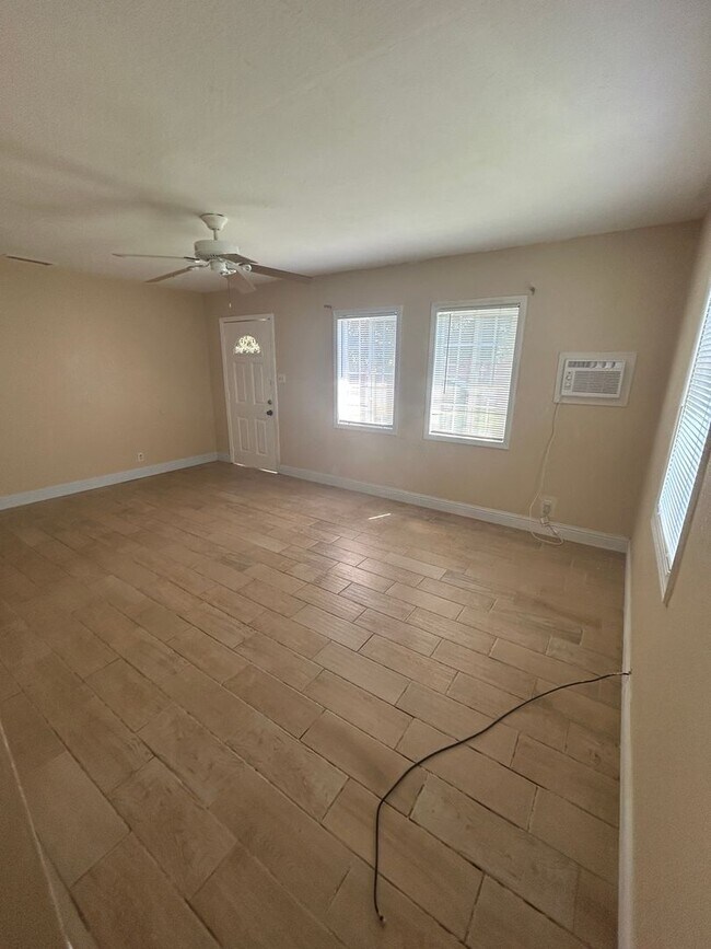 Foto del edificio - 14384 Locust St