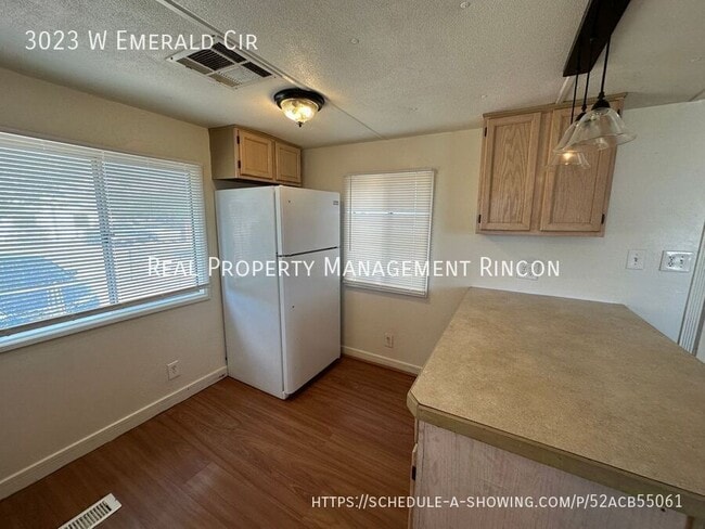 Foto del edificio - 3023 W Emerald Cir