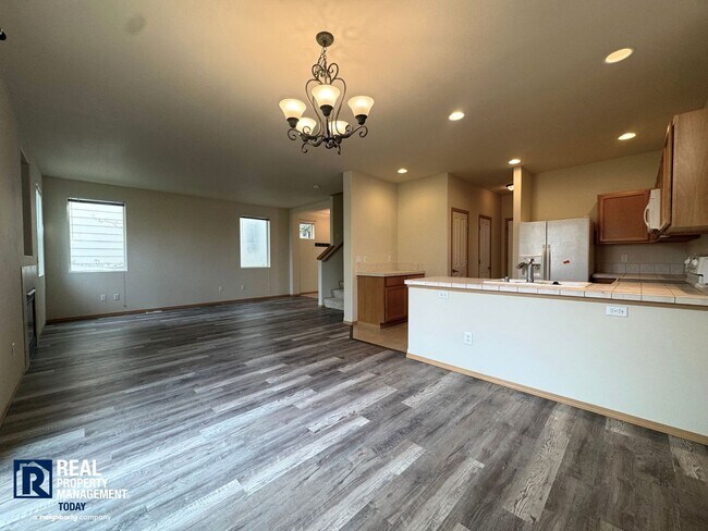 Foto del edificio - 3BR Silver Creek Home w/ Loft, Fireplace & 2-Car Garage!!