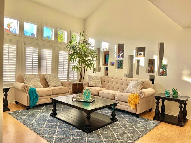 Sala de estar - 2501 Avenita Alpera