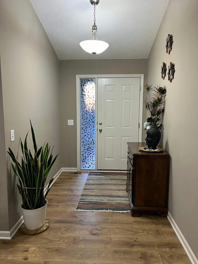 Foto del edificio - 15109 Emory Circle