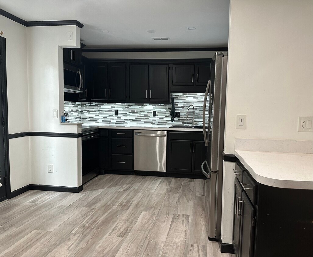Foto principal - 515 Coronation Dr