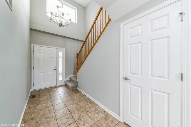 Building Photo - 565 Yorkshire Ln