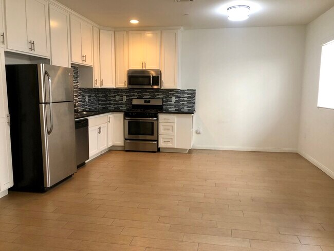 Foto del edificio - 6937 Knowlton Pl