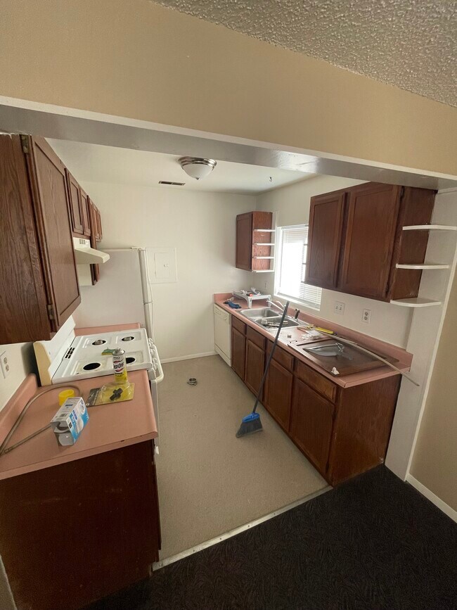 Foto del edificio - 2454 E Saint Vrain St