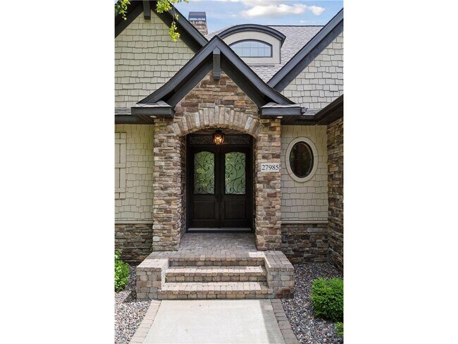 Building Photo - 27985 Smithtown Rd