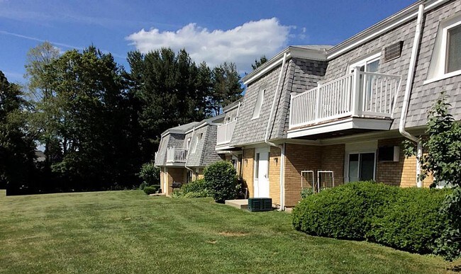 Building Photo - 121 Rock Ridge Dr