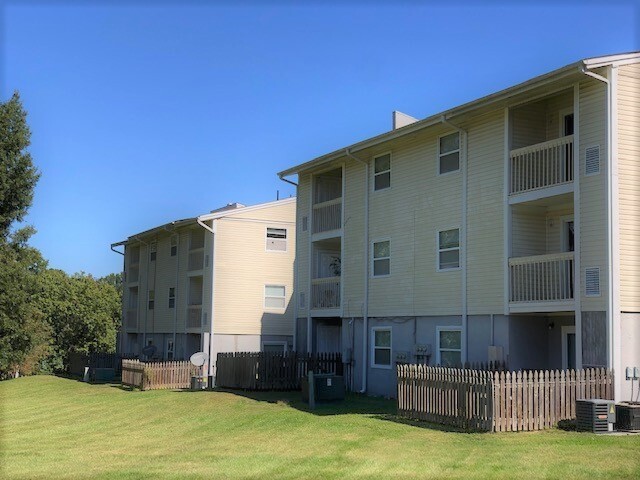 Building Photo - Suffolk Place Apartments