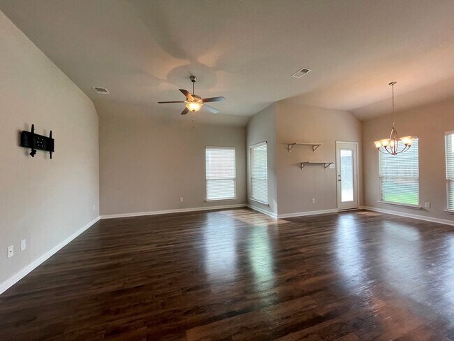 Foto del edificio - 8113 Northgate Lp