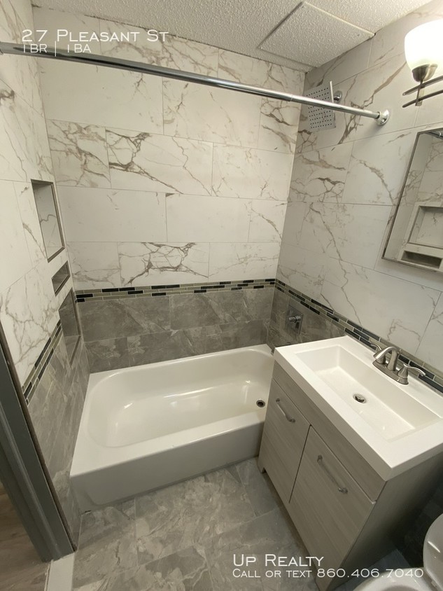 Building Photo - Beutiful renovated 1 bedroom