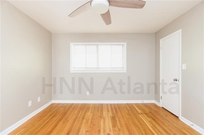 Building Photo - 450 Medlock Rd
